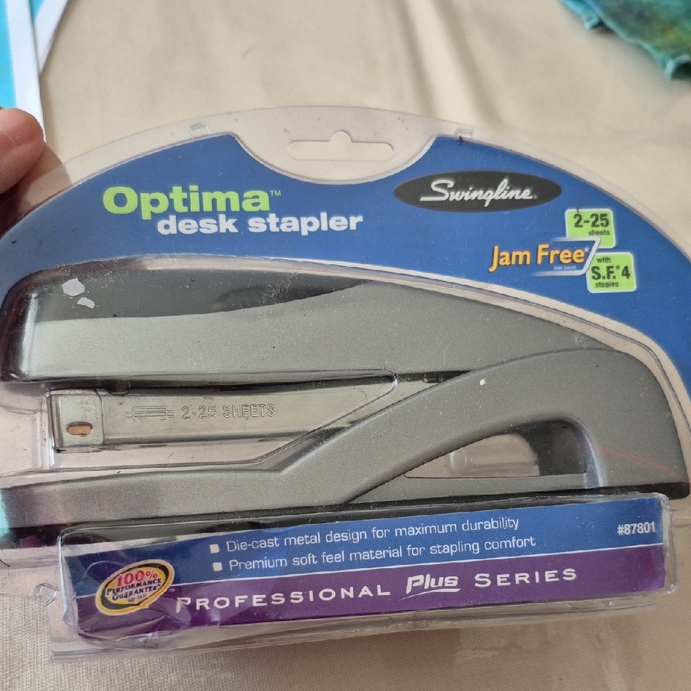 Swingline Desk Stapler